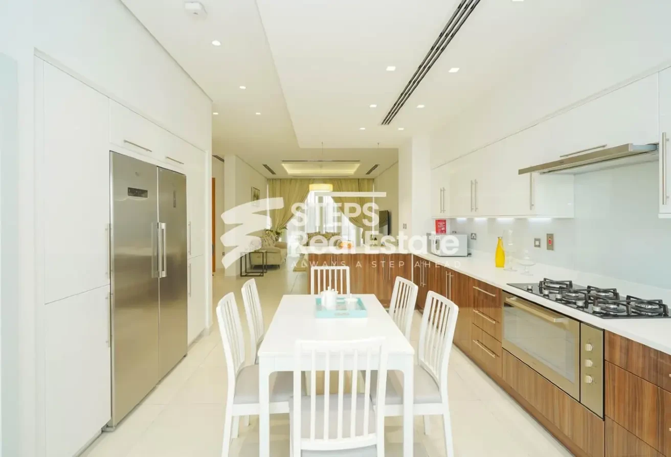 Luxury 5-Bedrooom Villa in Al Raayan - Compound Villa in Les Roses Compound 3