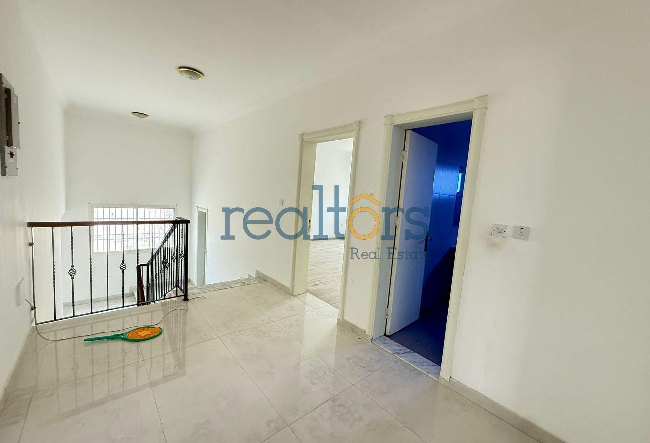 Spacious 4BR Compound Villa with Huge Backyard - Compound Villa in Al Luqta