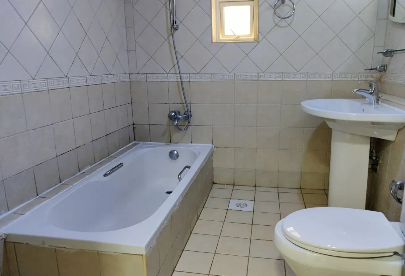3 bhk fully Furnished flat only at 7000 - Apartment in Al Mansoura