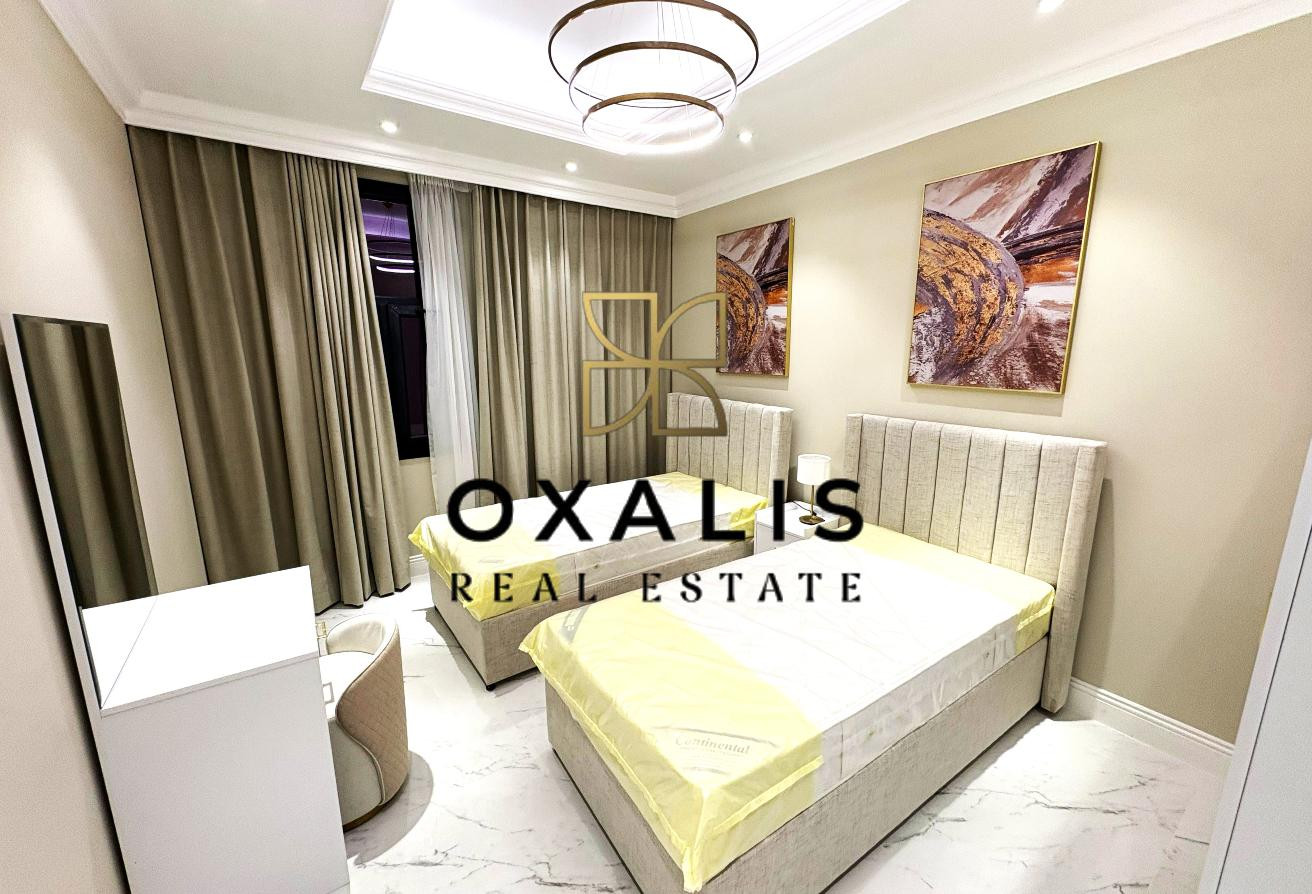 LUXURIOUS 2 BEDROOMS FURNISHED | NEAR WEST WALK