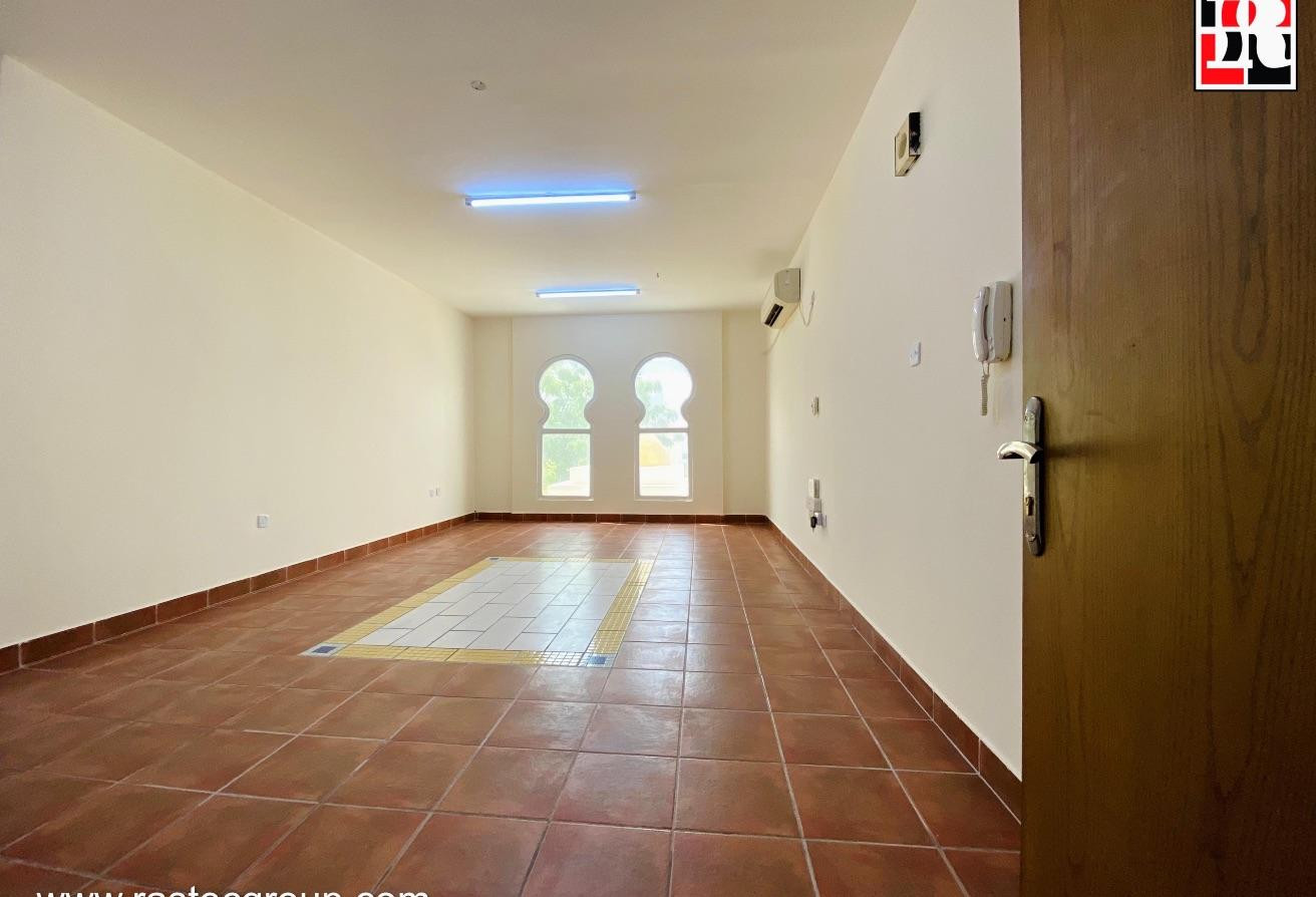 2 MASTER BEDROOMS | FREE W+E | FREE WIFI | BALCONY - Apartment in Old Airport Road