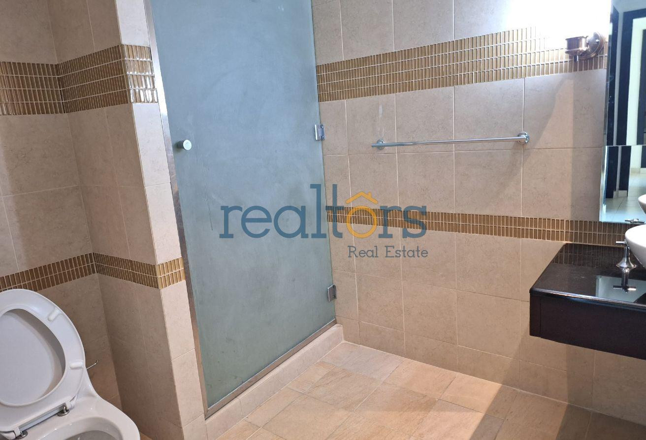 Great 3 bedroom plus maid room unit. Marina vie