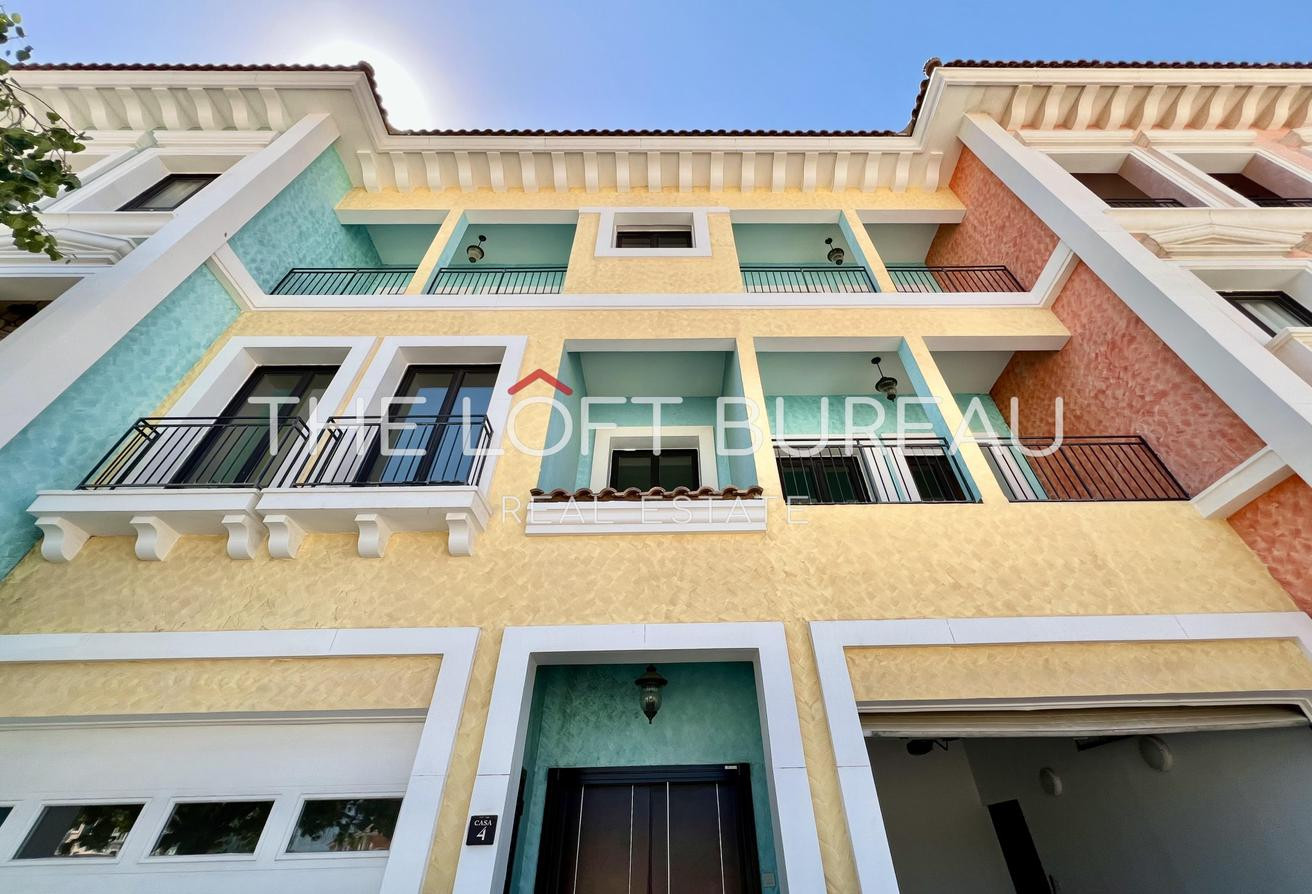 Elegant 2 BHK Townhouse | Private Beach Access - Townhouse in Venezia
