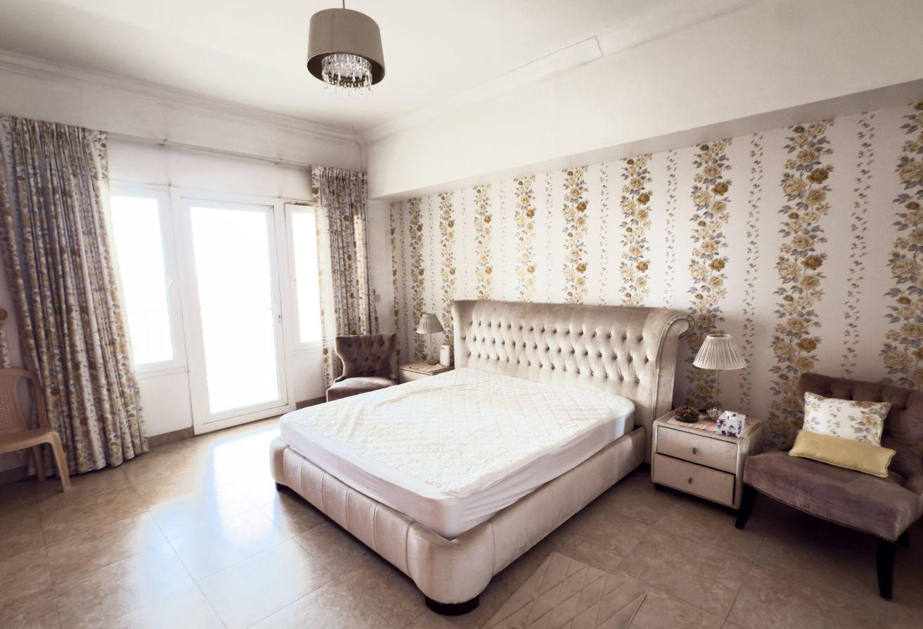 FOR SALE! SPACIOUS 3 BED+MAID-F/F-WITH TITLE DEEDS