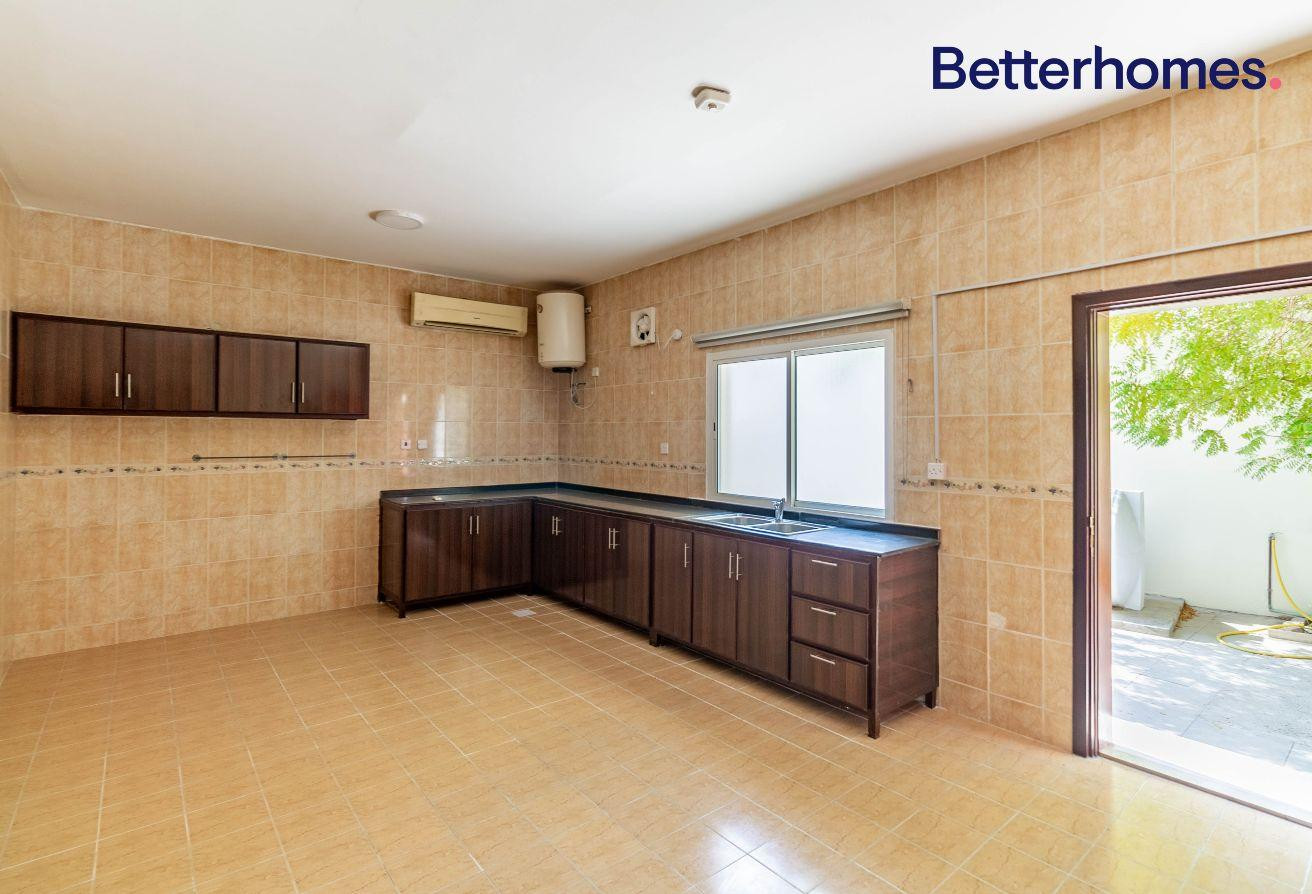 MODERN VILLA | 4 BRS WITH MAID ROOM | AIN KHALID - Villa in Ain Khaled