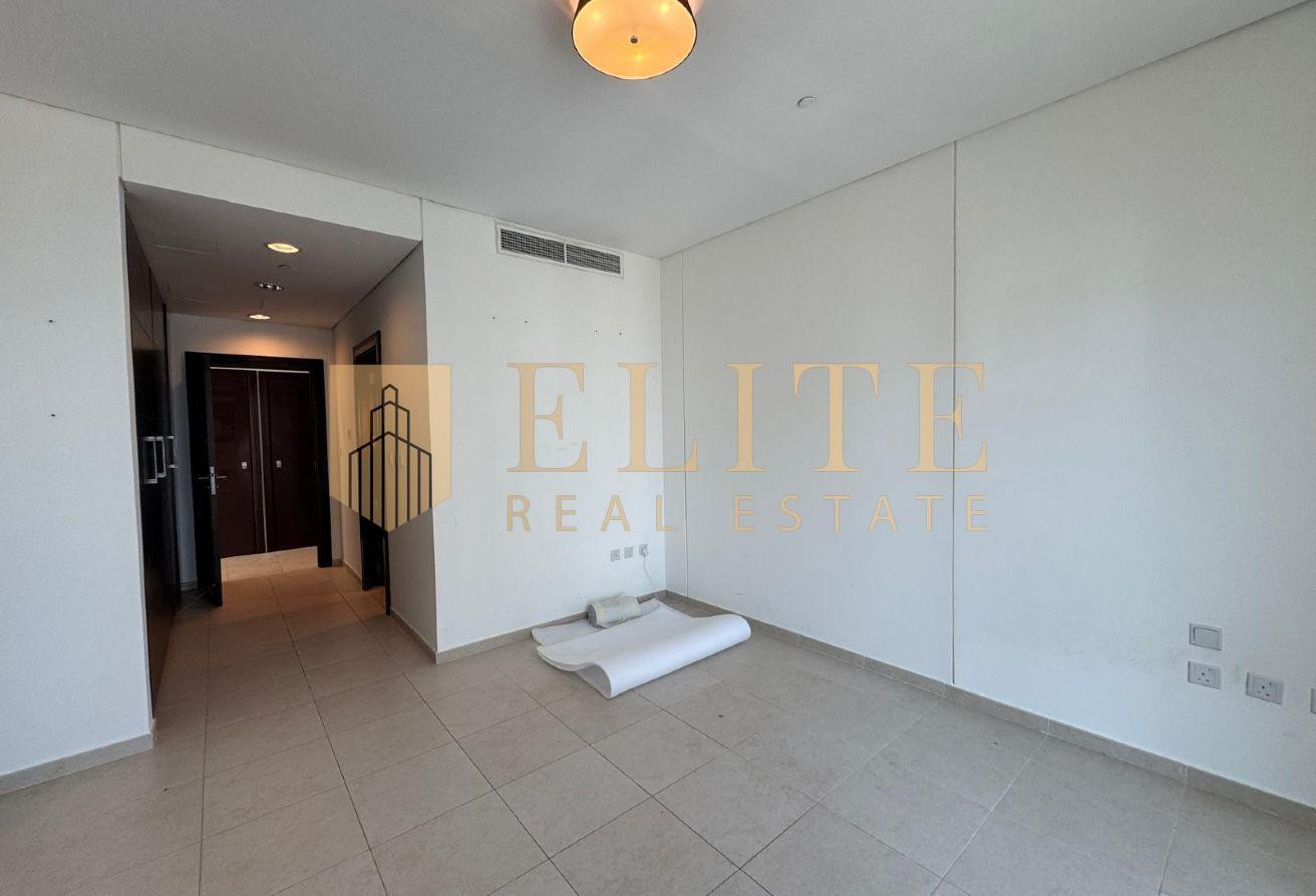 High Floor Apartment with Sea Views and Balcony - Apartment in Viva West
