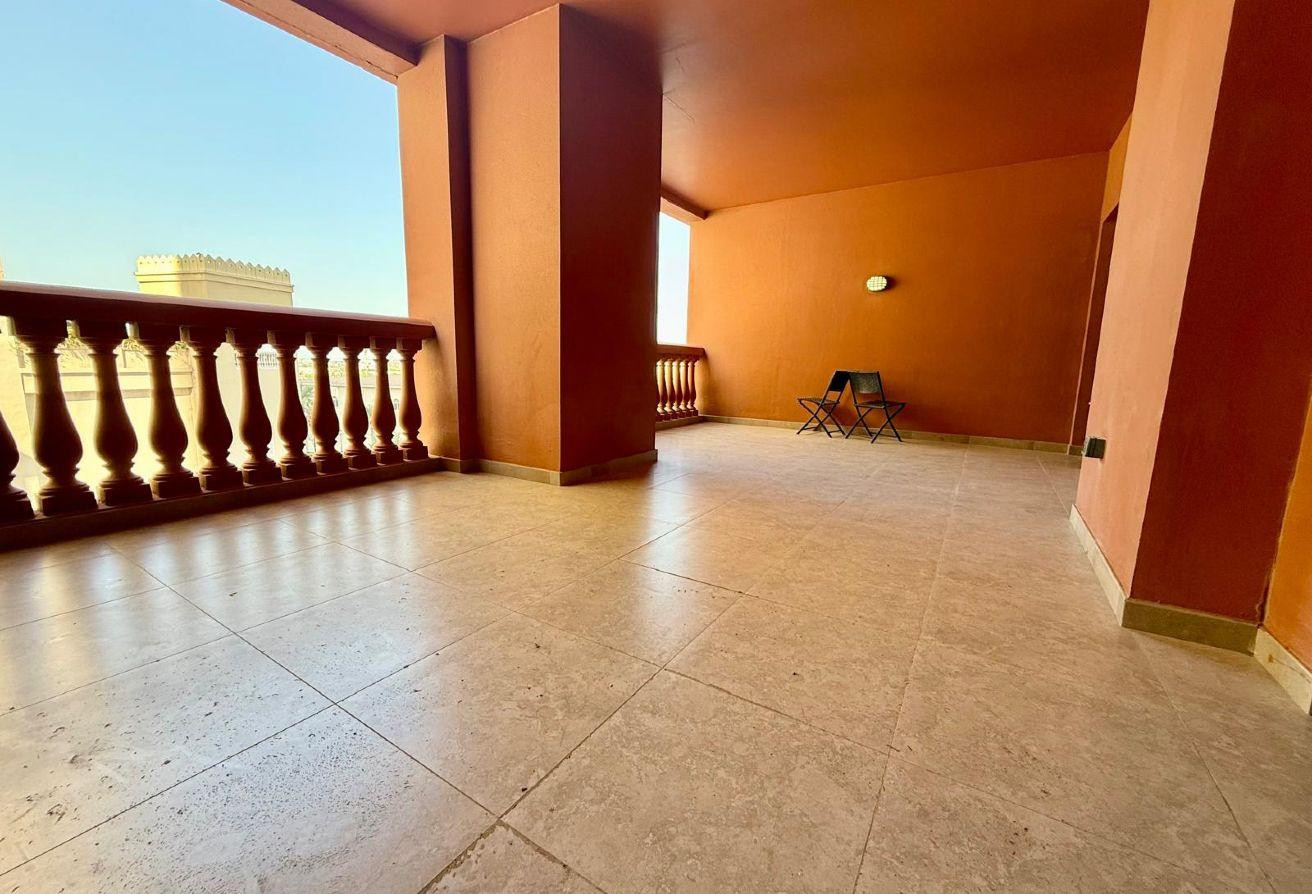 SPACIOUS AND CLEAN / ONE BEDROOM / WITH TERRACE - Apartment in East Porto Drive