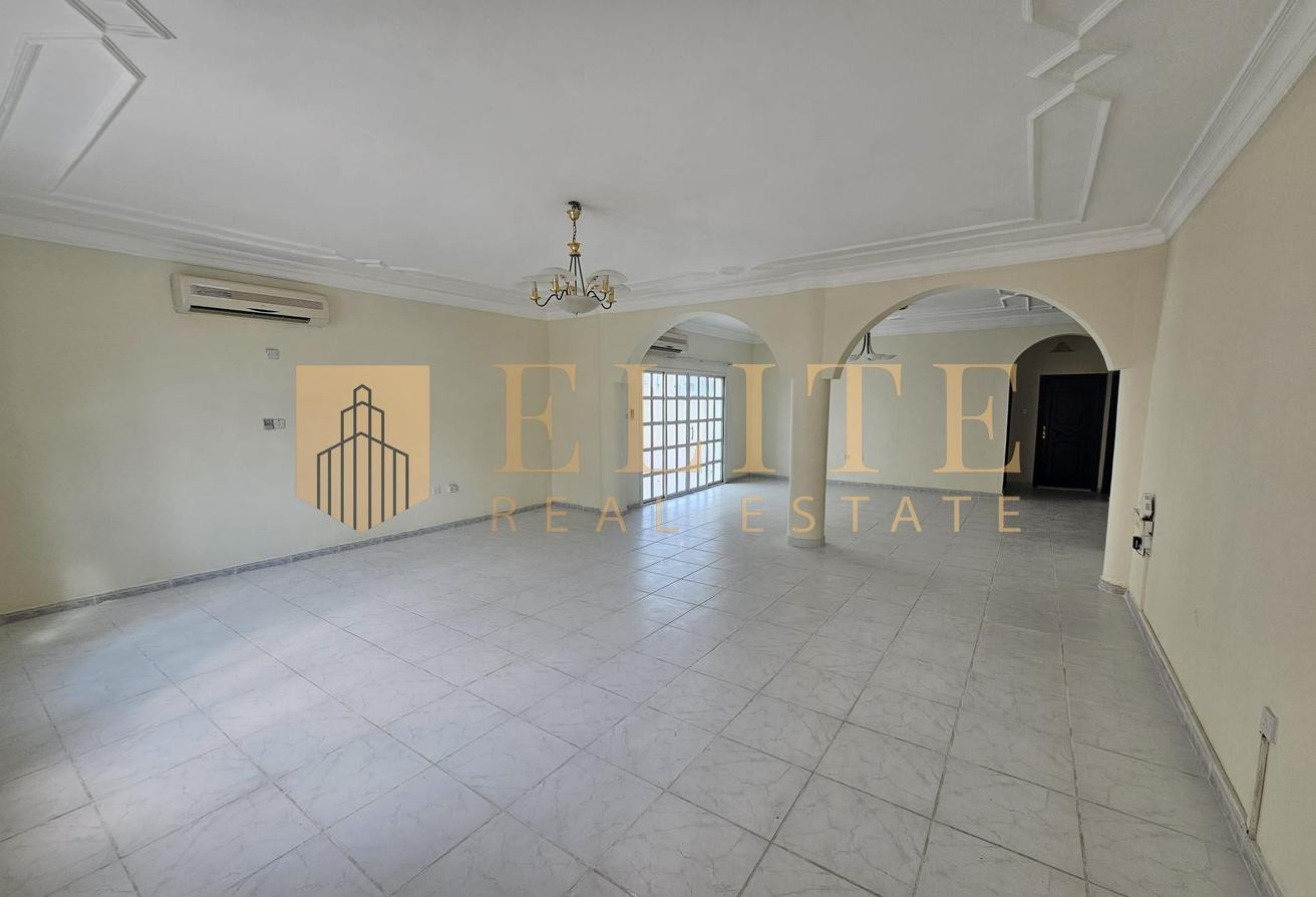 5+ bedrooms villa in al thumama - Compound Villa in Al Thumama