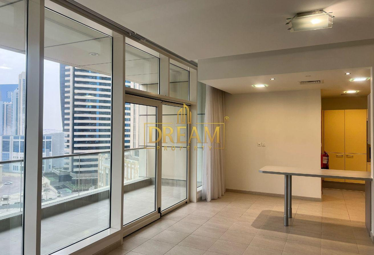 Spacious 2 Bedroom + Maid With Balcony in West Bay - Apartment in West Bay