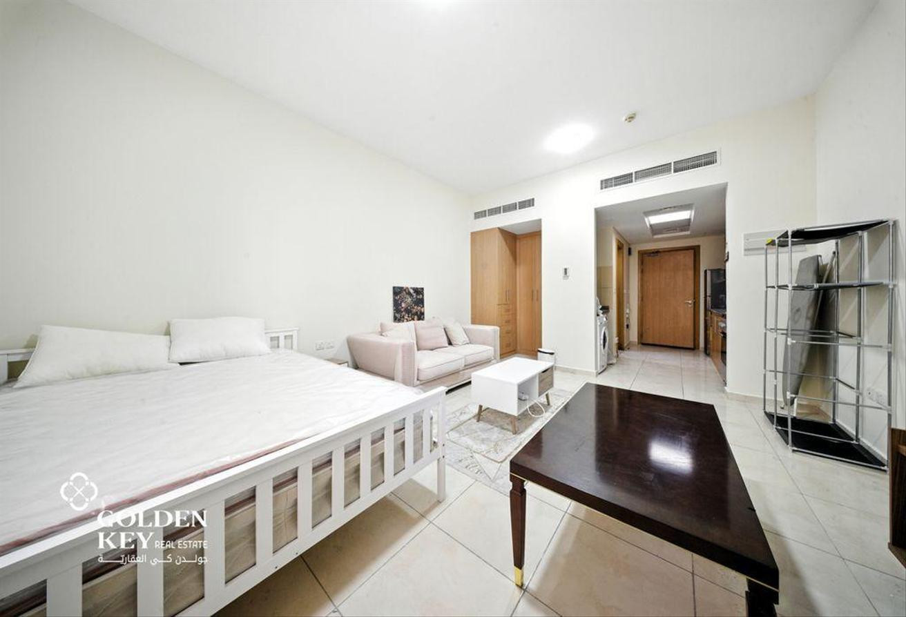 Including Bills | Elegant Studio Living | Furnished - Apartment in Piazza 2