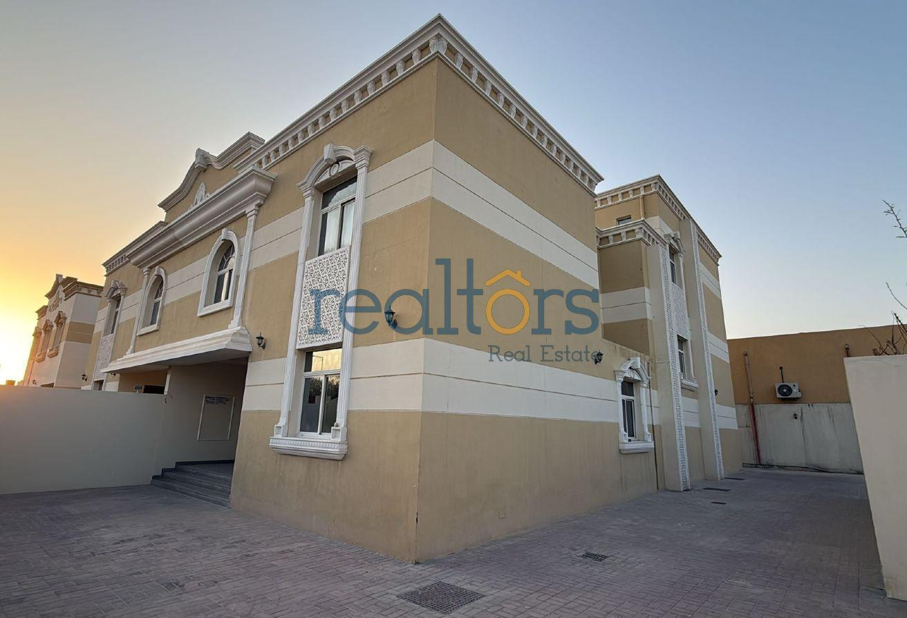 Massive Executive Female Staff Villa | 8 Master BR - Villa in Al Gharrafa