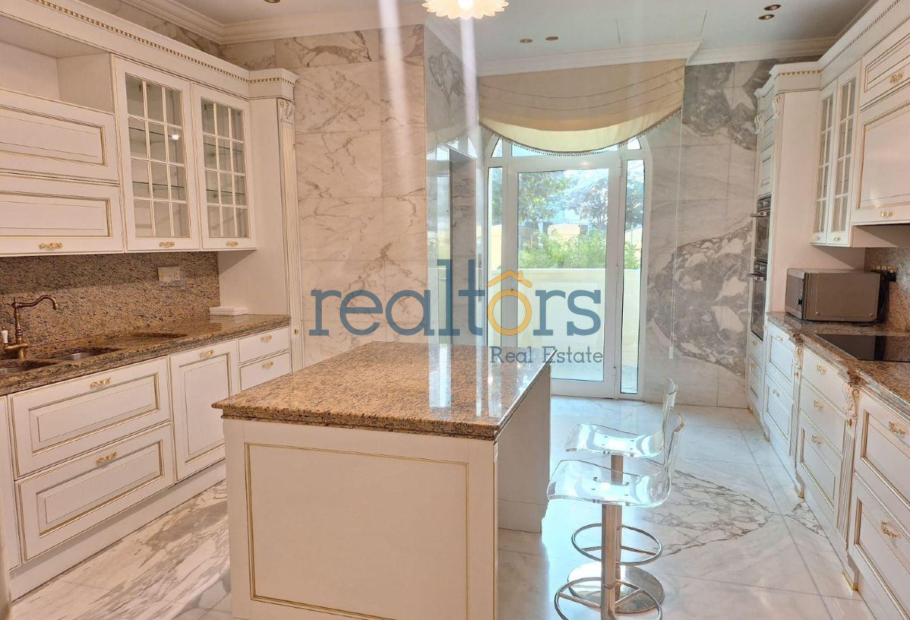 ULTRA-LUXURY! Beach front fully furnished villa - Villa in Viva West