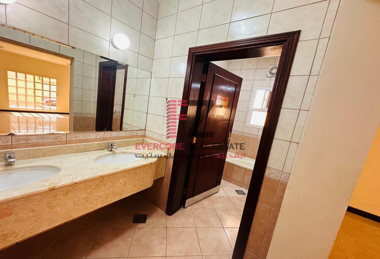 Standalone Villa| 05 Bedrooms| Wakrah - Villa in Al Wakra