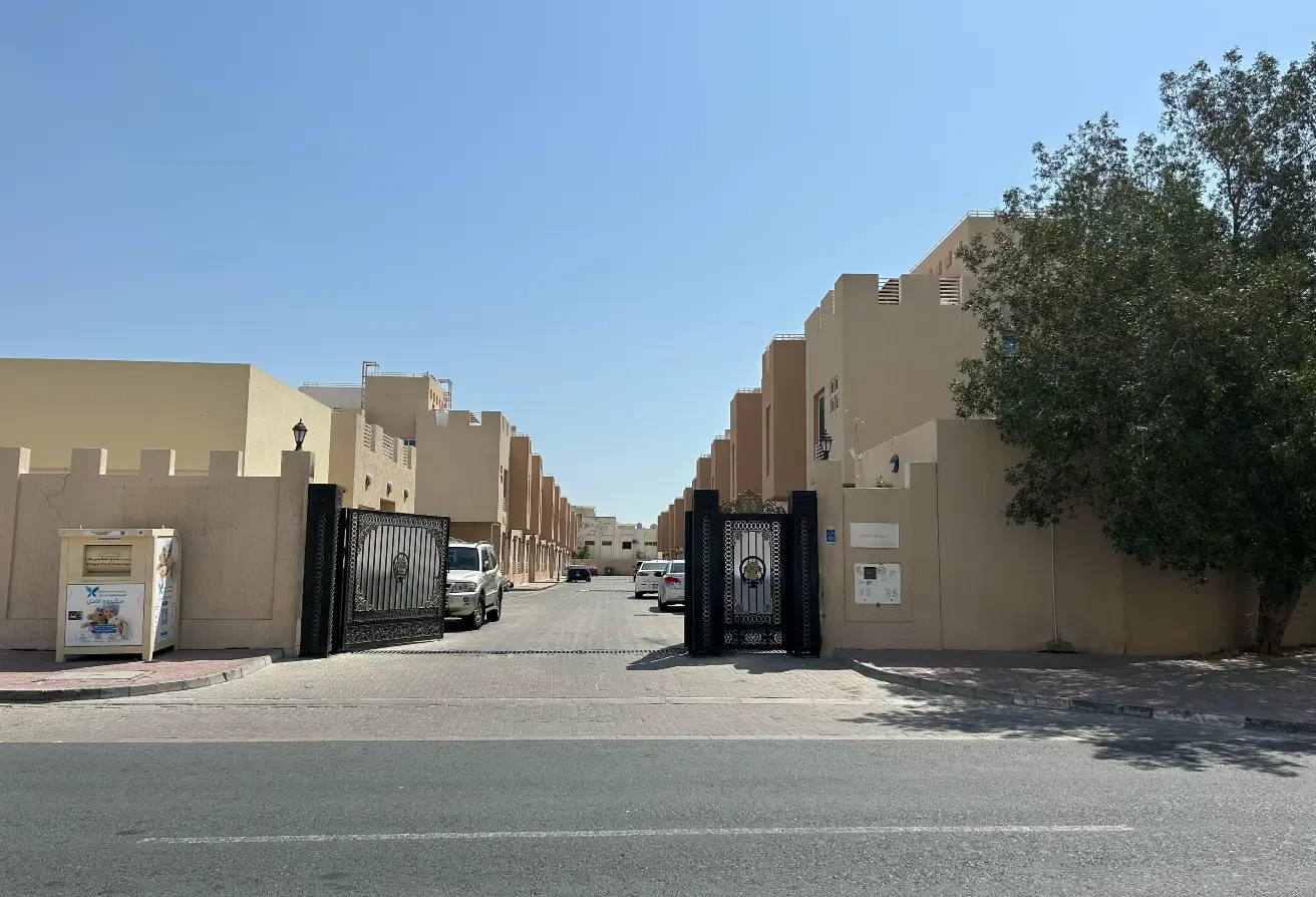 1BHK UNfurnished Apartment located at Old Airport - Apartment in Tadmur Street