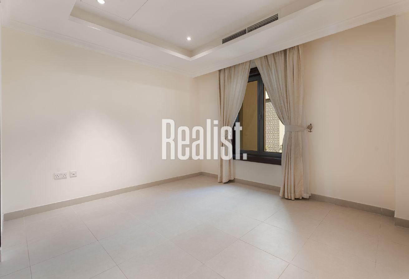 MARINA VIEW 2 BHK SEMIFURNISHED TOWNHOUSE IN PEARL