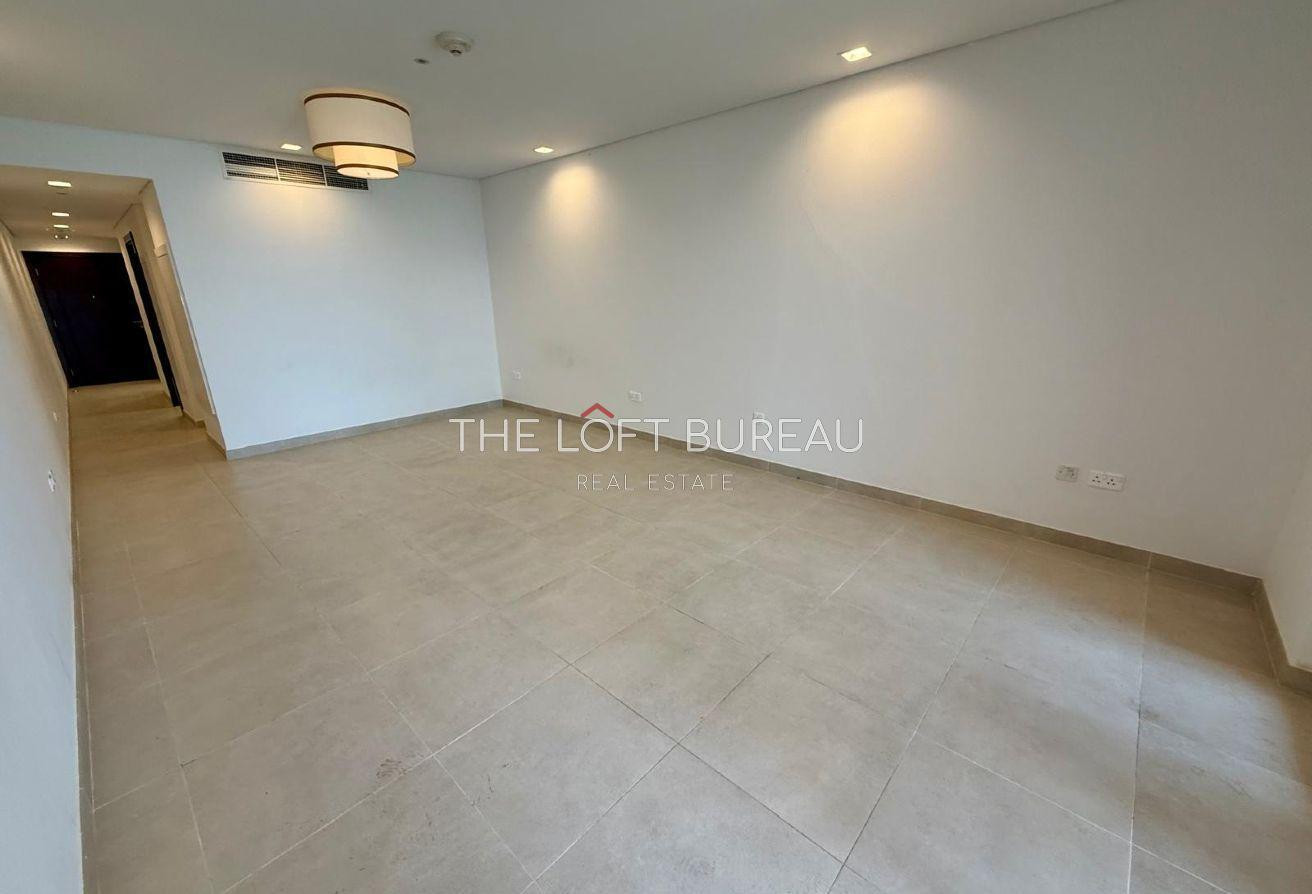 PREMIUM TOWER-GREAT BIG STUDIO-SEA VIEW-BALCONY - Apartment in Al Mutahidah Tower