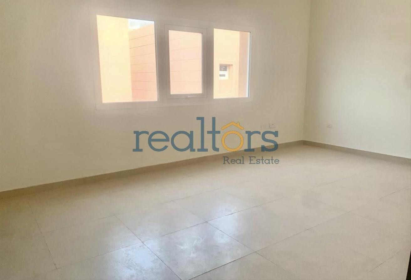 Contemporary | 3BR + Maid SF Villa | Compound - Villa in Bu Hamour Street