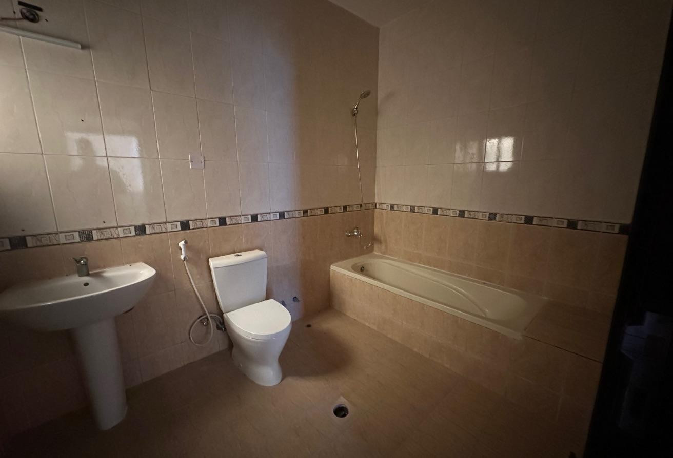 Spacious 5BHK Villa in Al Sakhama Compound - Villa in Al Sakhama