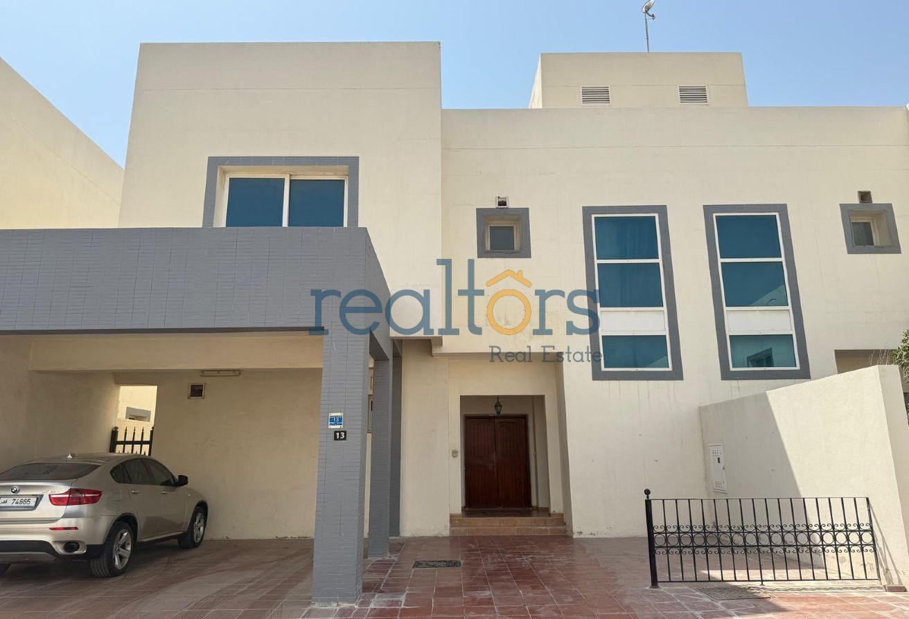 *NO COMMISSION* SPACIOUS 3 BHK COMPOUND - AL NASR - Villa in Al Nasr Street