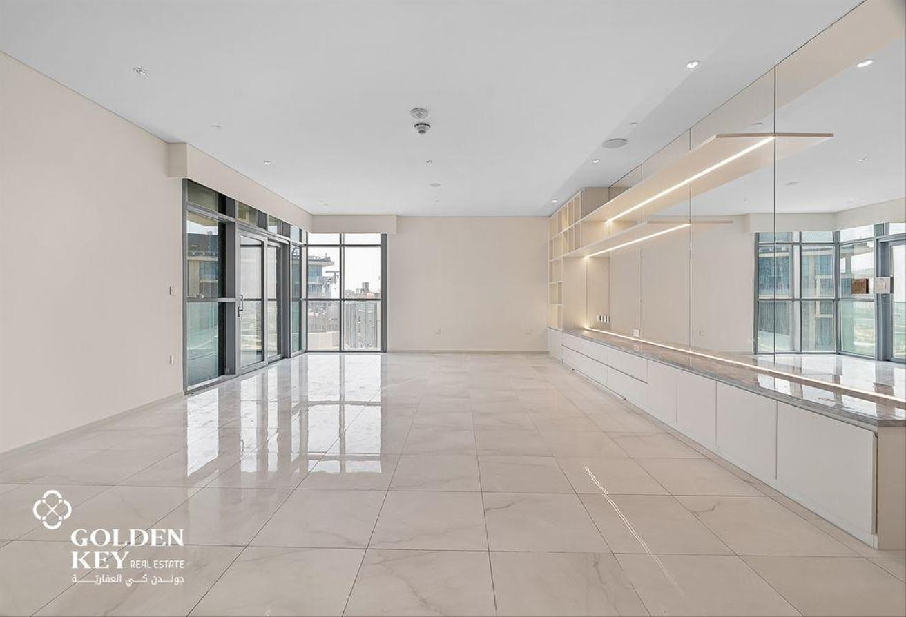 Sea View | 2BR+ Balcony | Semi-Furnished | Lusail - Apartment in Seef Lusail