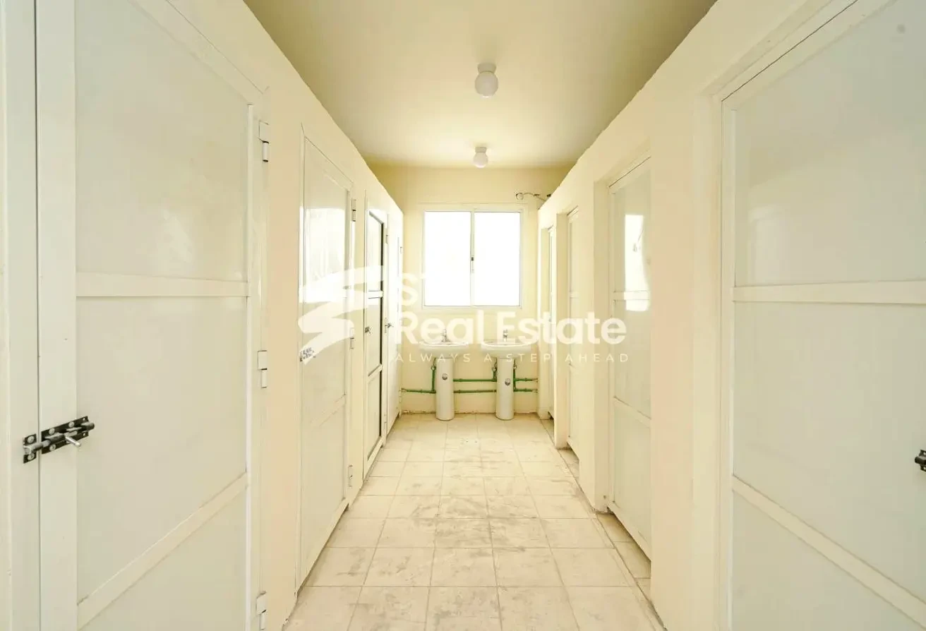 66 Rooms with Warehouse for Sale in Industrial - Labor Camp in Industrial Area