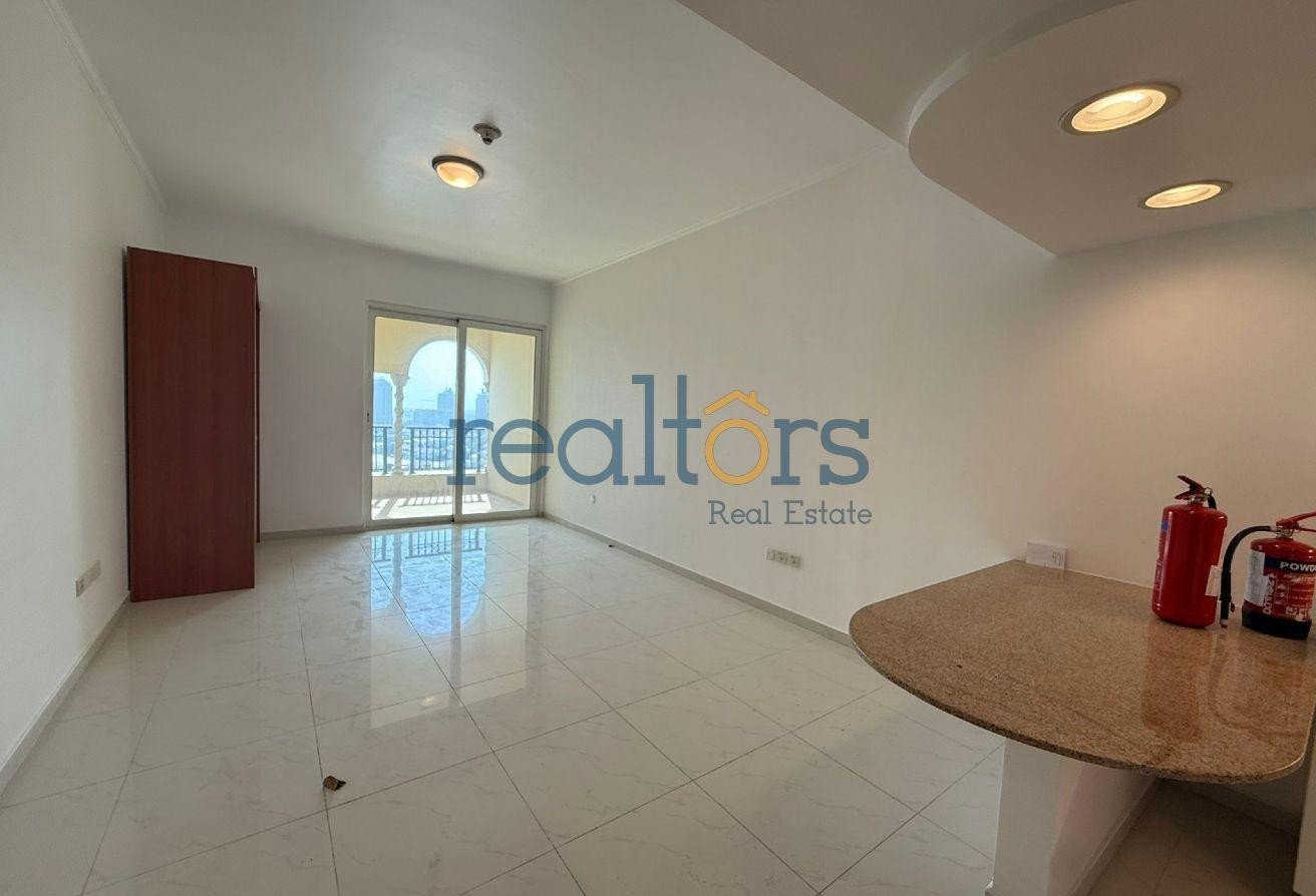 Experience beachfront living in this cozy studio a - Apartment in Viva West