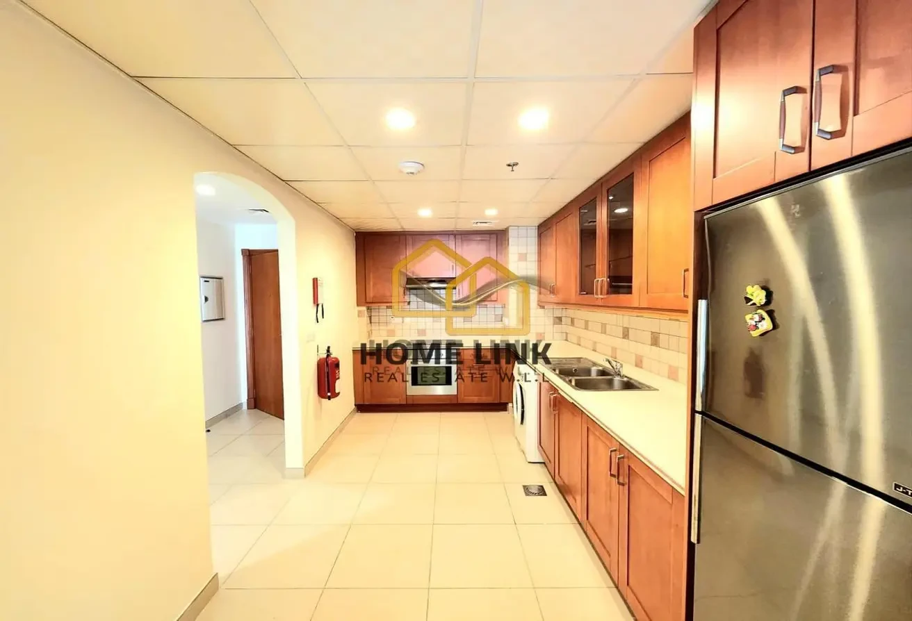 1 Month Free | Semi Furnished Studio | The Pearl - Apartment in East Porto Drive