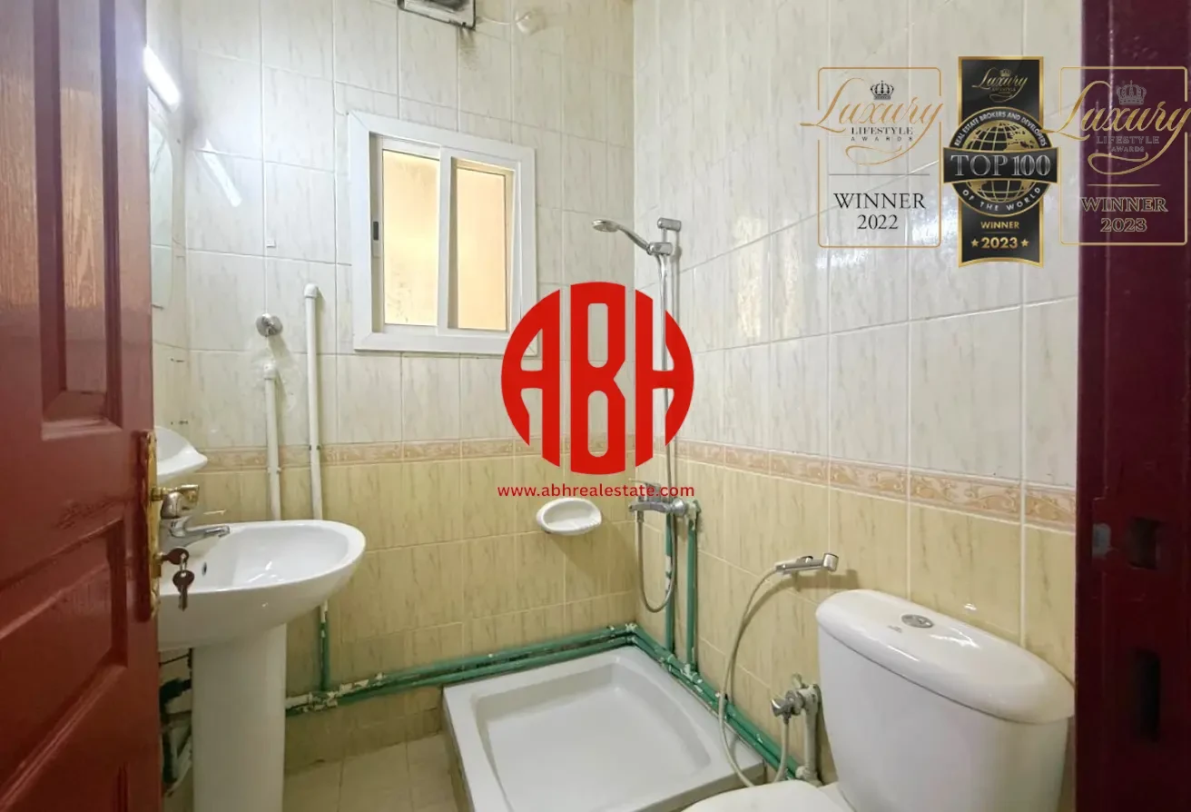 LAST UNIT | STAFF ACCOMMODATION | 5 BEDROOM VILLA - Compound Villa in Ain Khaled