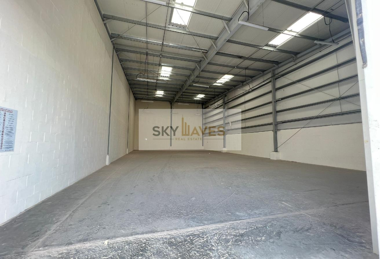 2 MONTH FREE//300 SQM STORE AVAILABLE UMMALSANEEM - Studio Apartment in Industrial Area