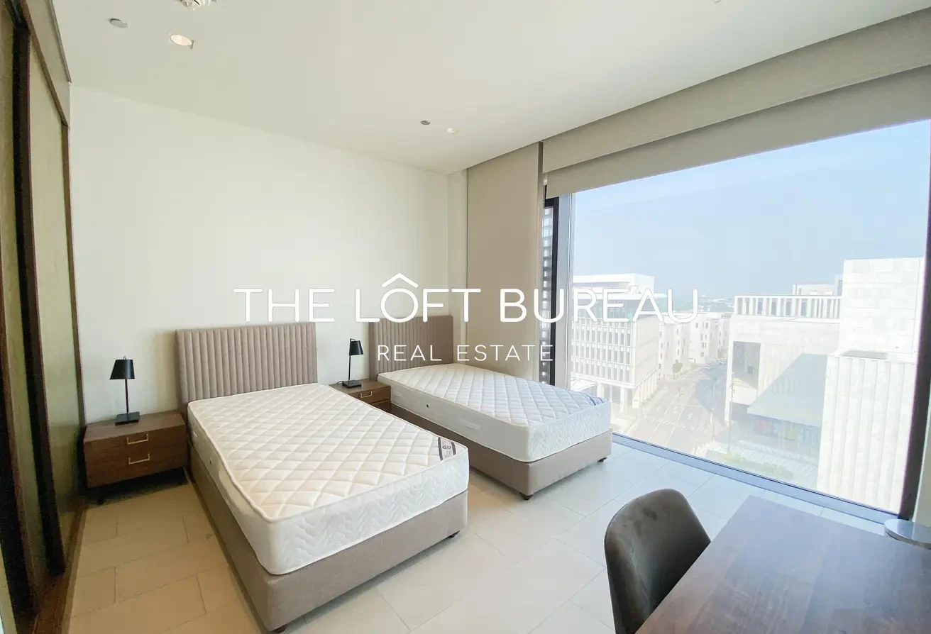 Luxurious 4 Bedroom Duplex With Maids Room - Duplex in Wadi