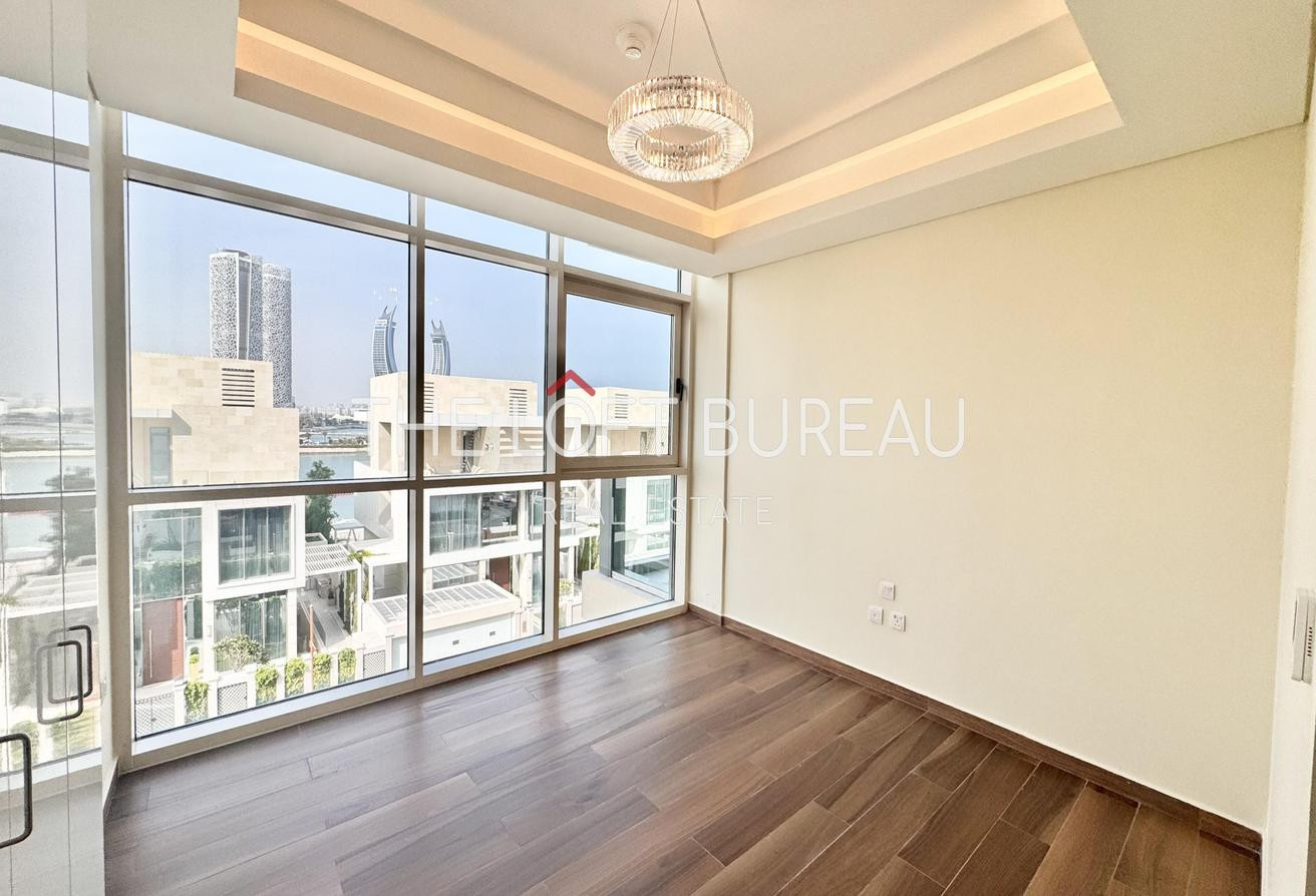 FreeHold| 10%DP|Crystal| GEWAN ISLAND| 2BHK+Maid|