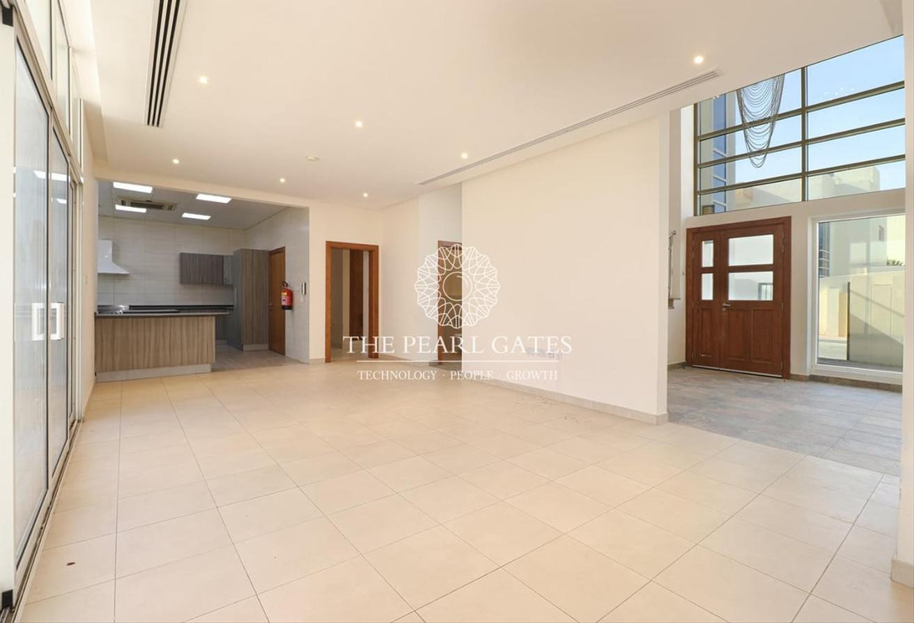 Private Pool | High Ceiling | 5 Bedroom Villa - Villa in Wadi Al Shaheeniya Street