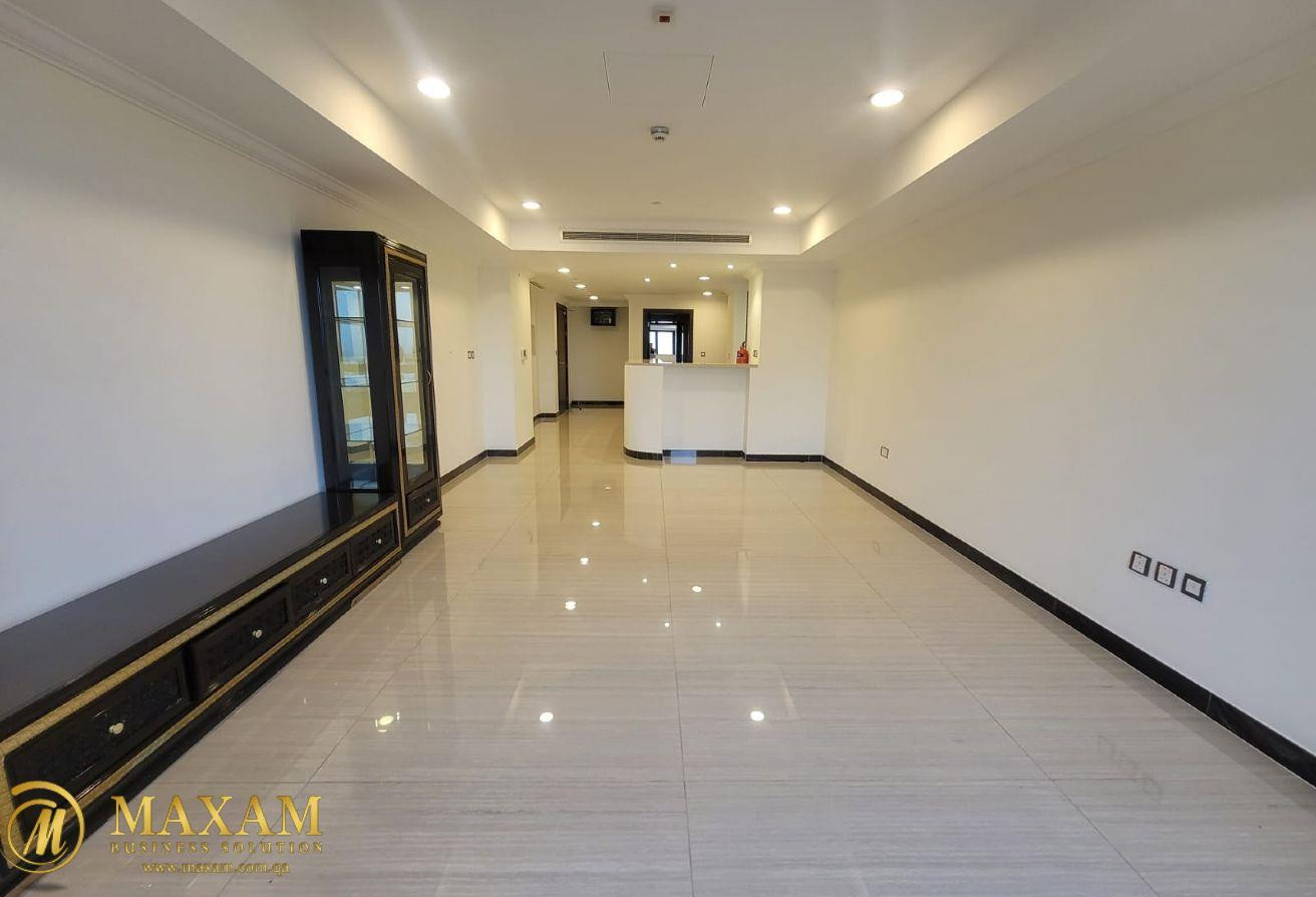 Semi Furnished 1BHK With Balcony Porto Arabia - Apartment in The Pearl