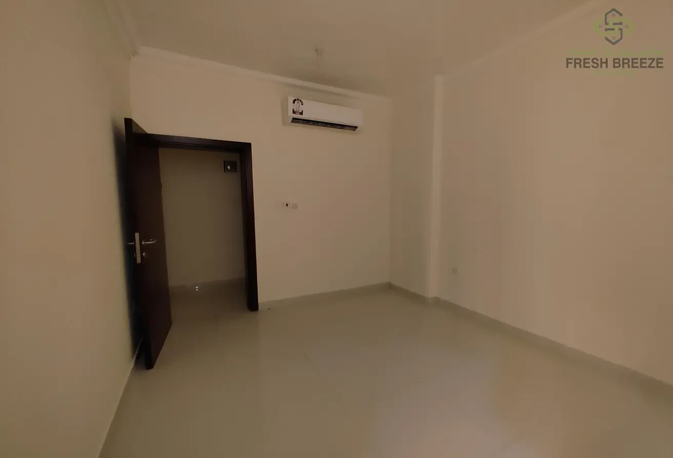 2 BHK UN FURNISHED FOR IDEAL FAMILIES NEAR METRO - Apartment in Umm Ghuwailina