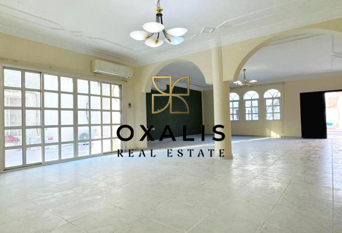 HUGE AND SPACIOUS 5 BHK VILLA | AMAZING AMENITIES - Villa in Al Thumama