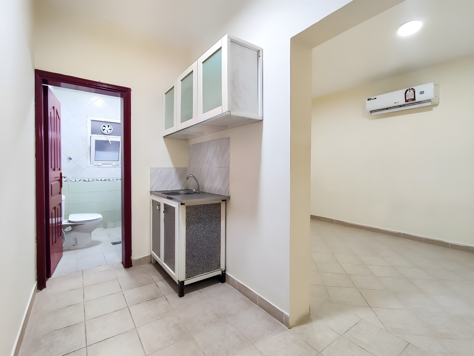 Stunning  | 5BHK | Compound Villa | SF - Compound Villa in Umm Al Seneem Street