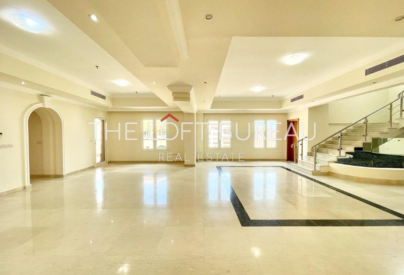 Fully Renovated Penthouse 4 BR plus Maid | Porto |