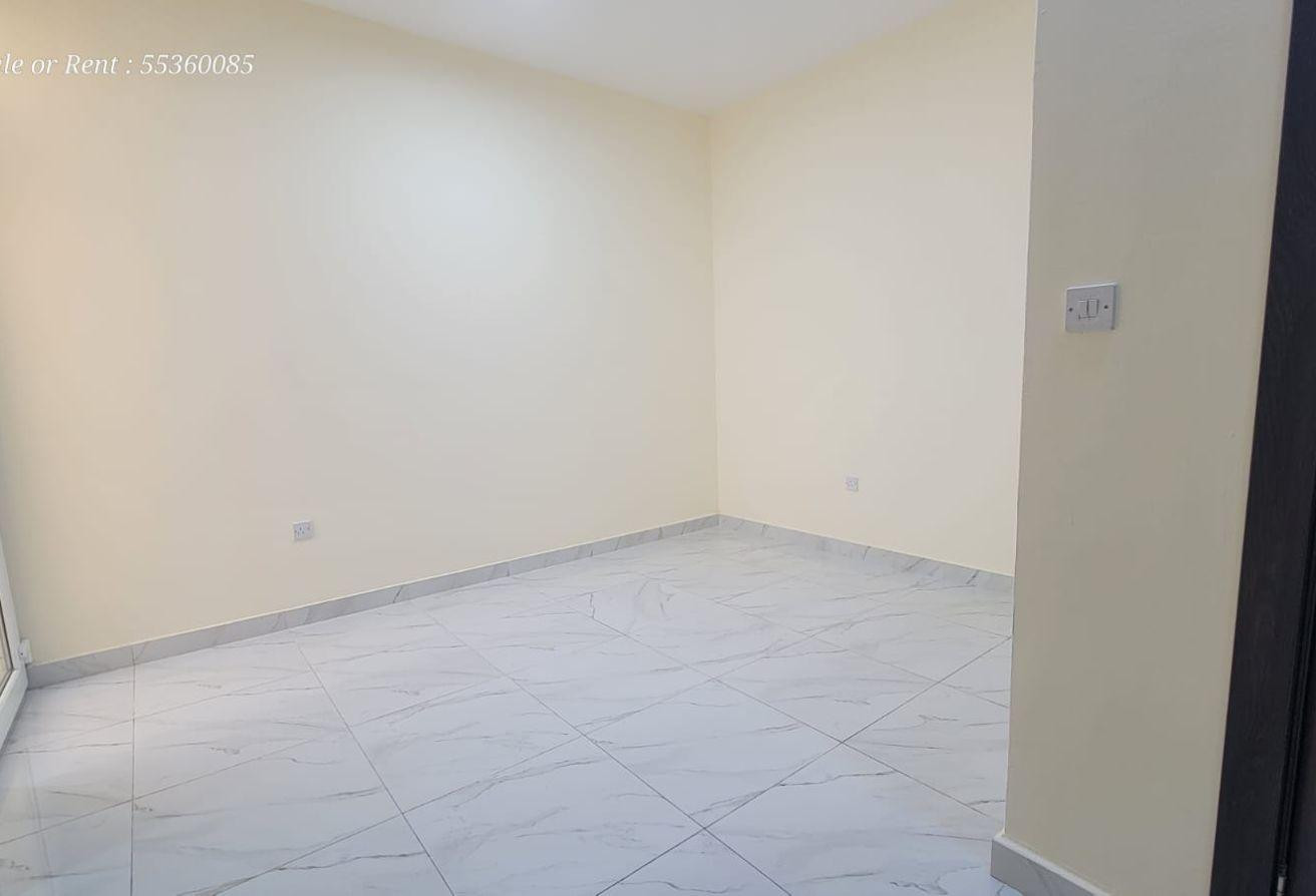3 bhk | Un Furnished | Balcony | Close Kitchen - Apartment in Al Kheesa