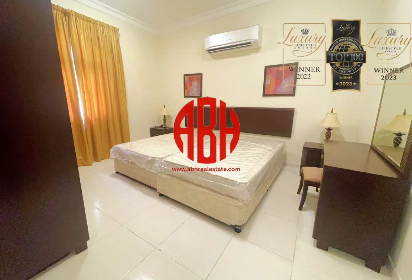 HOT OFFER | 5BR VILLA + POOL ACCESS |CALM COMPOUND - Compound Villa in Abu Hamour
