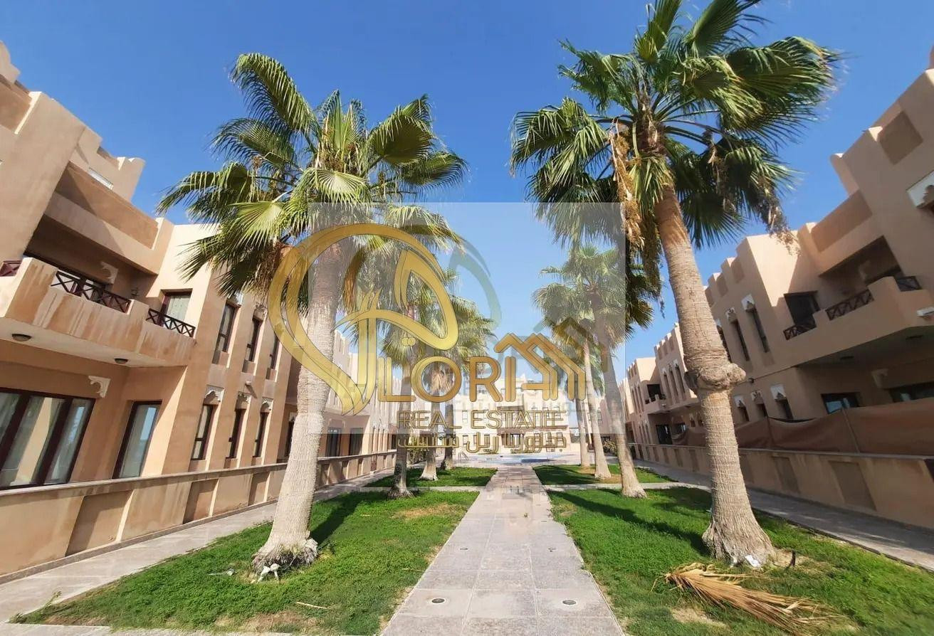 FULLY RENOVATED VILLA / INSIDE COMPOUND / 4 BES