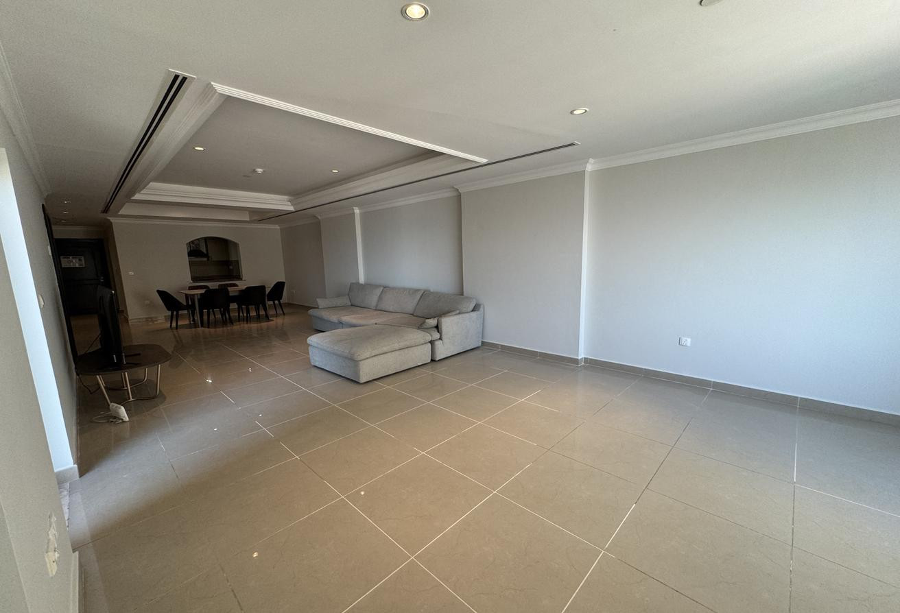1BR Apartment for Rent | Porto Arabia - Apartment in East Porto Drive