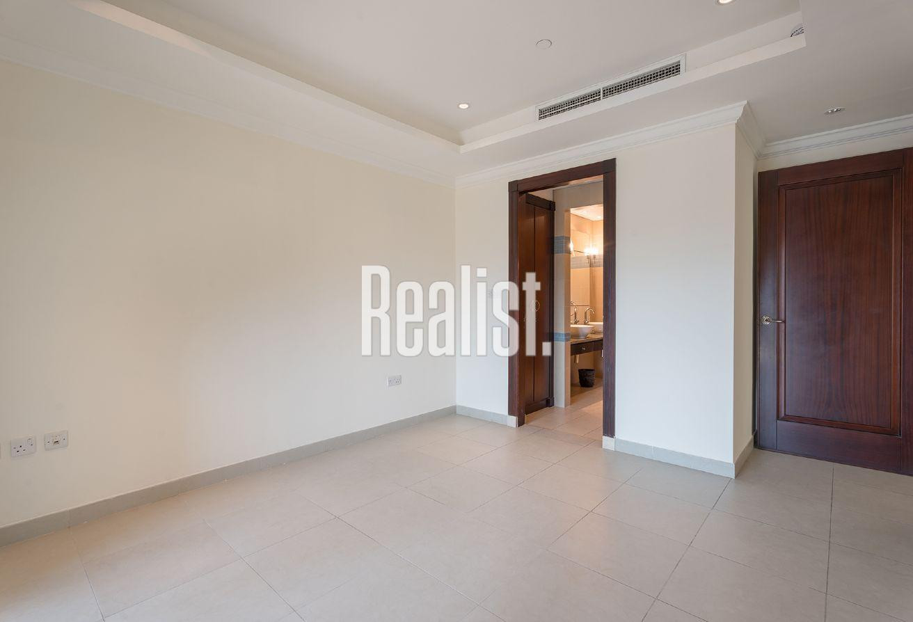 MARINA VIEW 2 BHK SEMIFURNISHED TOWNHOUSE IN PEARL
