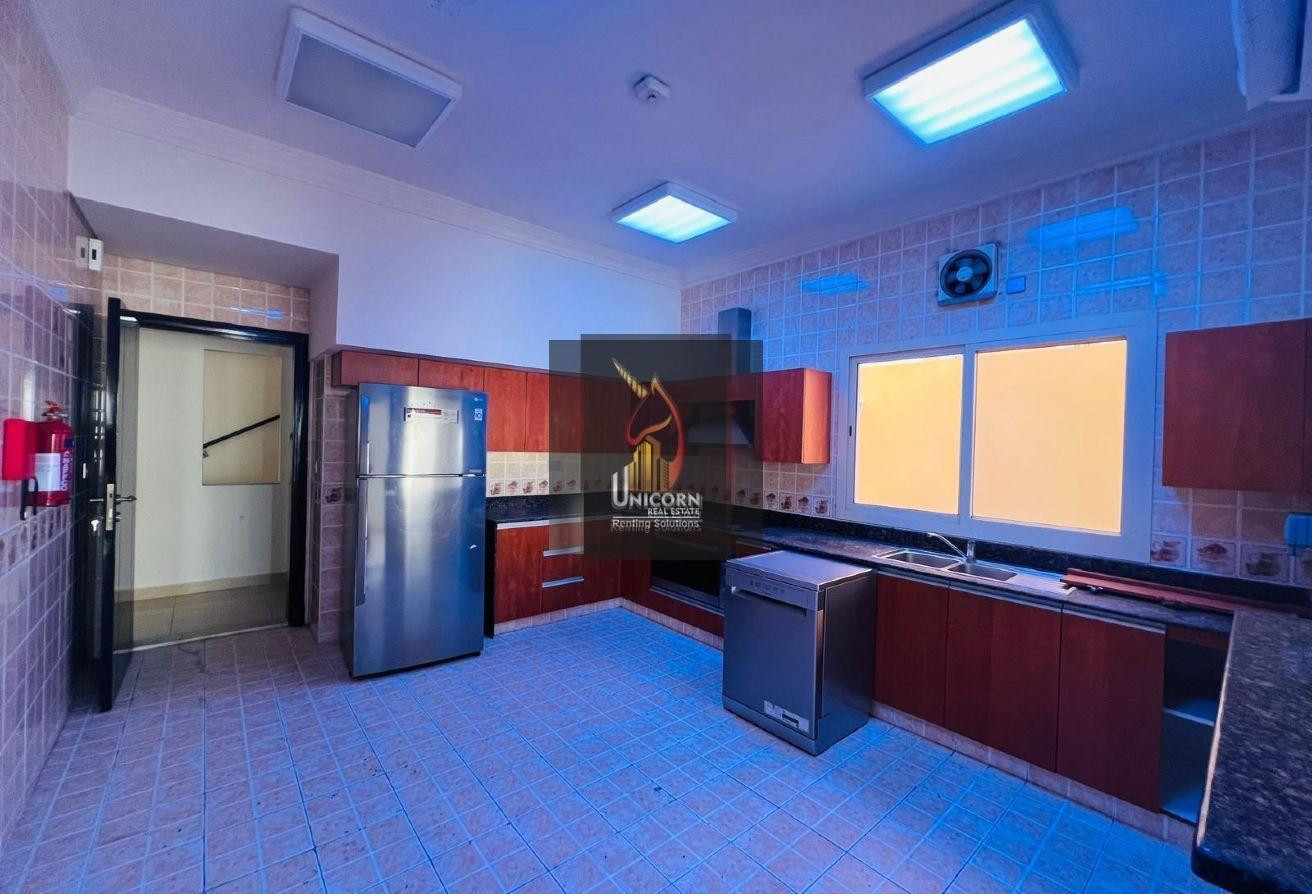 5-Bedroom|SF|Backyard-Balcony| Great Amenities - Compound Villa in Doha