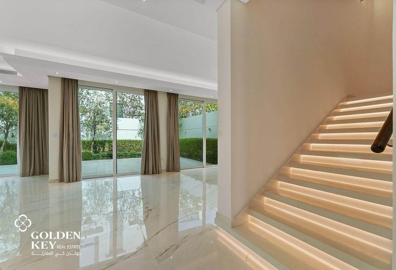 NO COMMISSION | Large Layout | 6BR+Terrace Villa