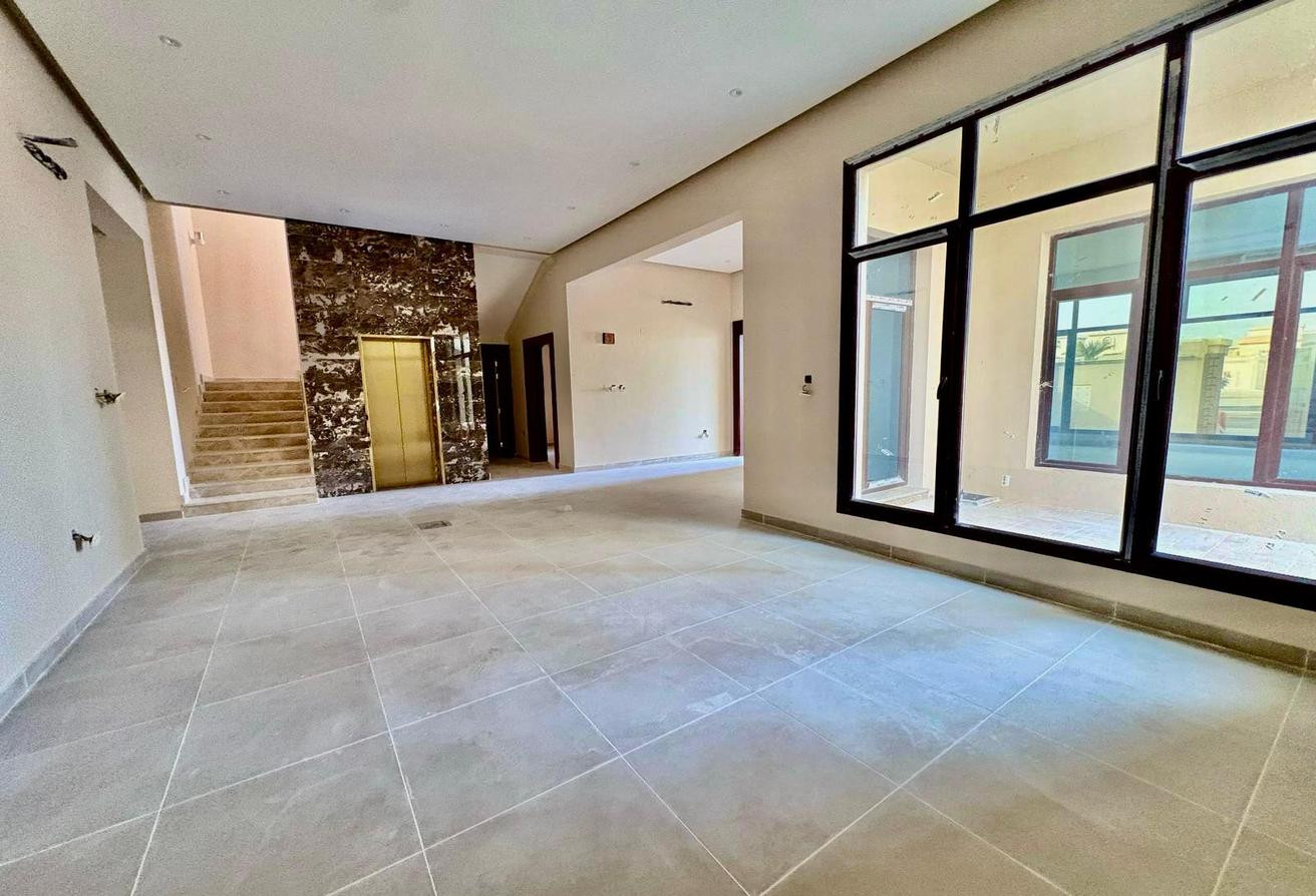 LUXURY VILLA - PRIME LOCATION - SPACIOUS - Villa in Al Maamoura