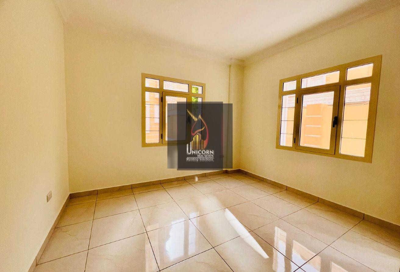 Well-Maintained 3-Bedroom | SF | Great Amenities - Compound Villa in Bu Hamour Street