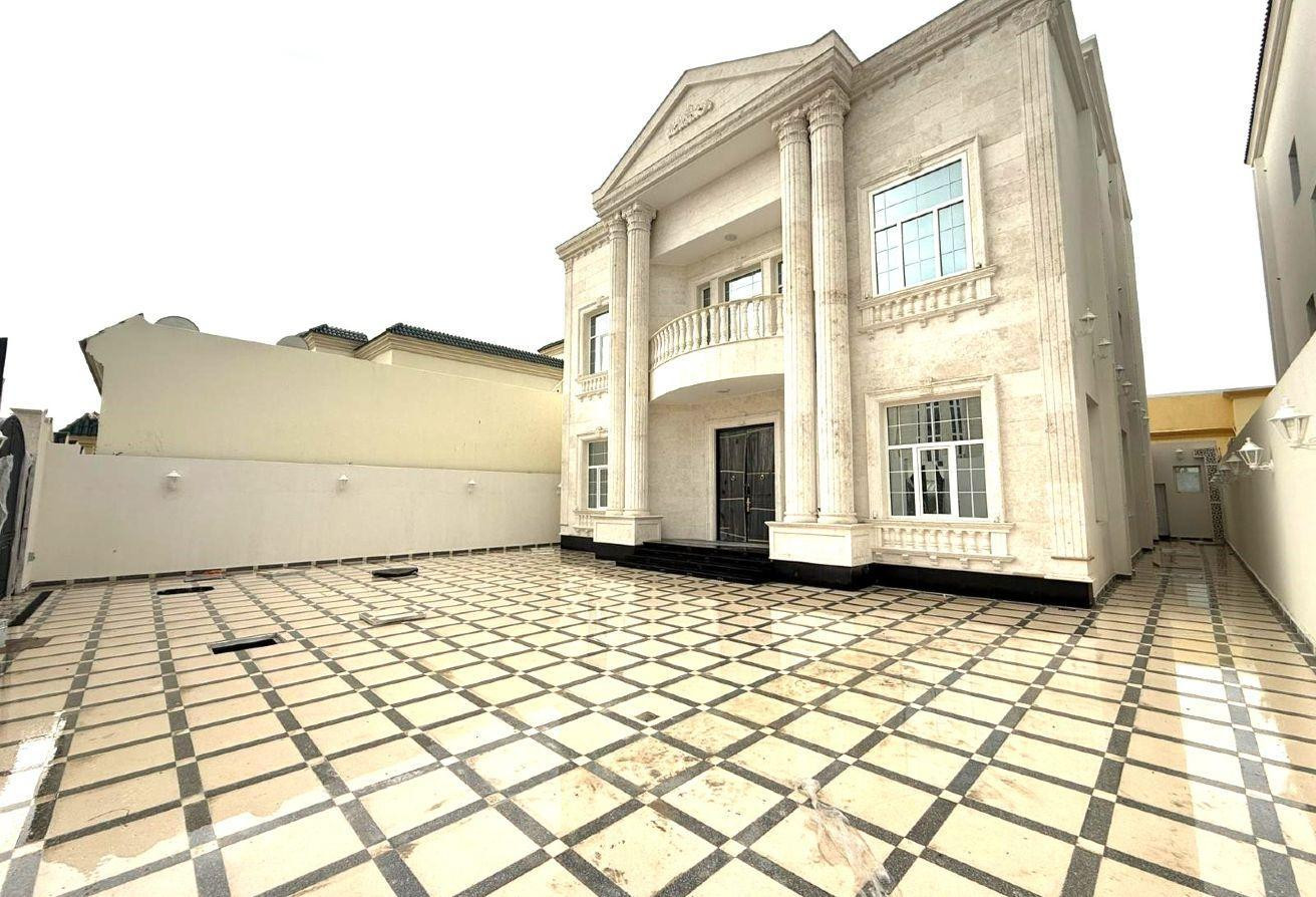 CORNER VILLA | 14 BEDROOMS | LIFT | AL KHEESA