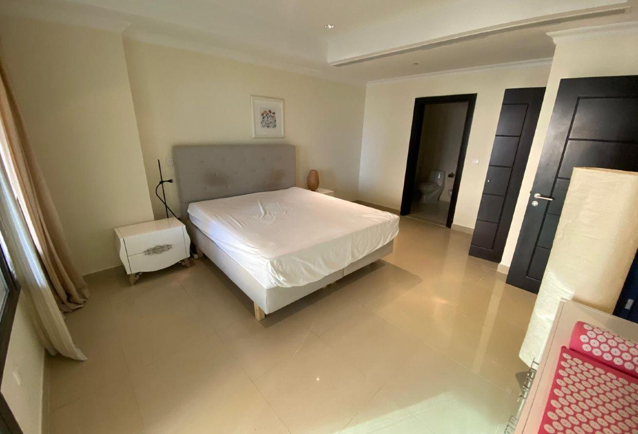 FOR SALE!AMAZING 1 BEDROOM+OFFICE-WITH TITLE DEEDS