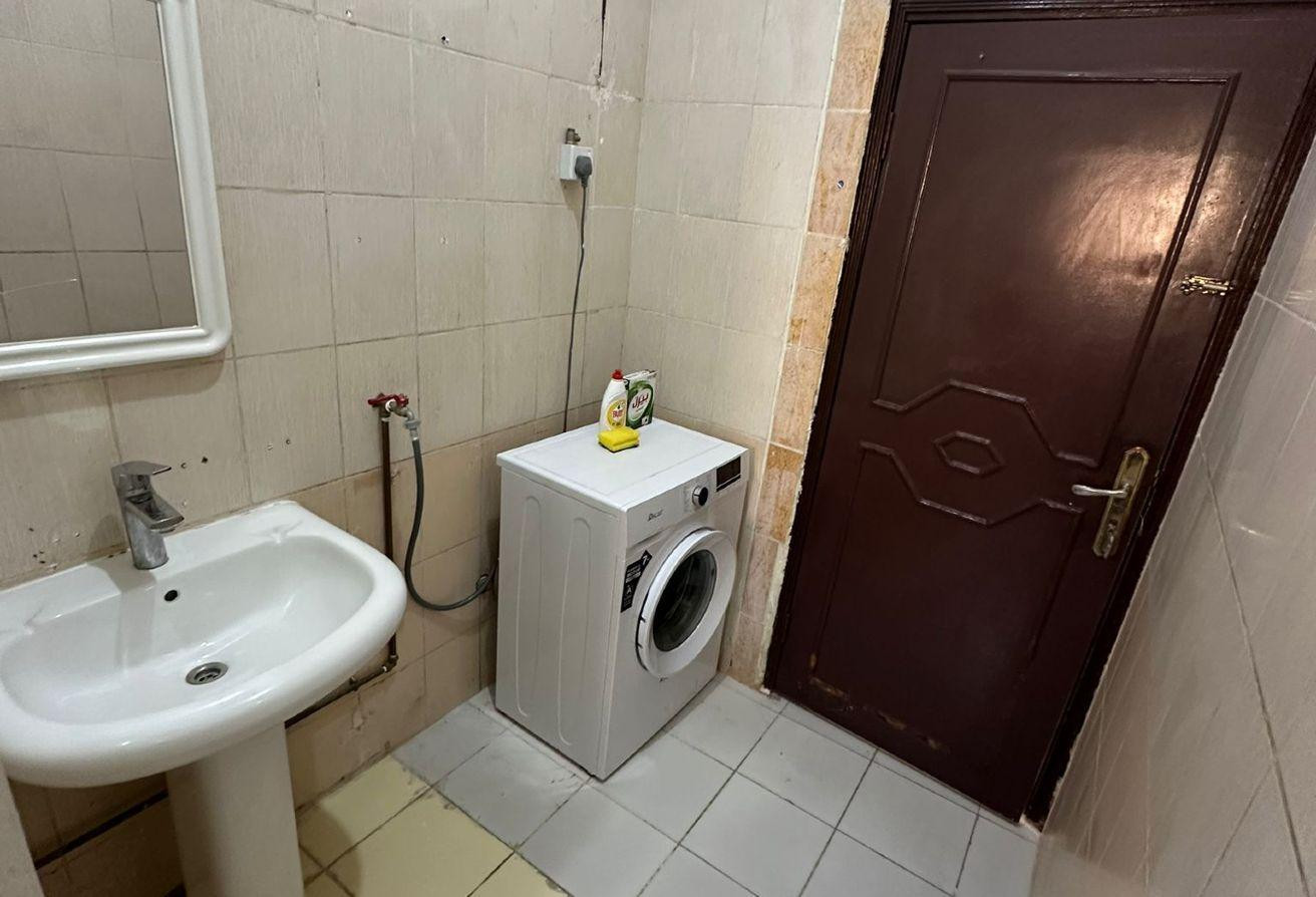 Al-Kharaitiyat room with kitchen and bathroom - Studio Apartment in Al Kharaitiyat
