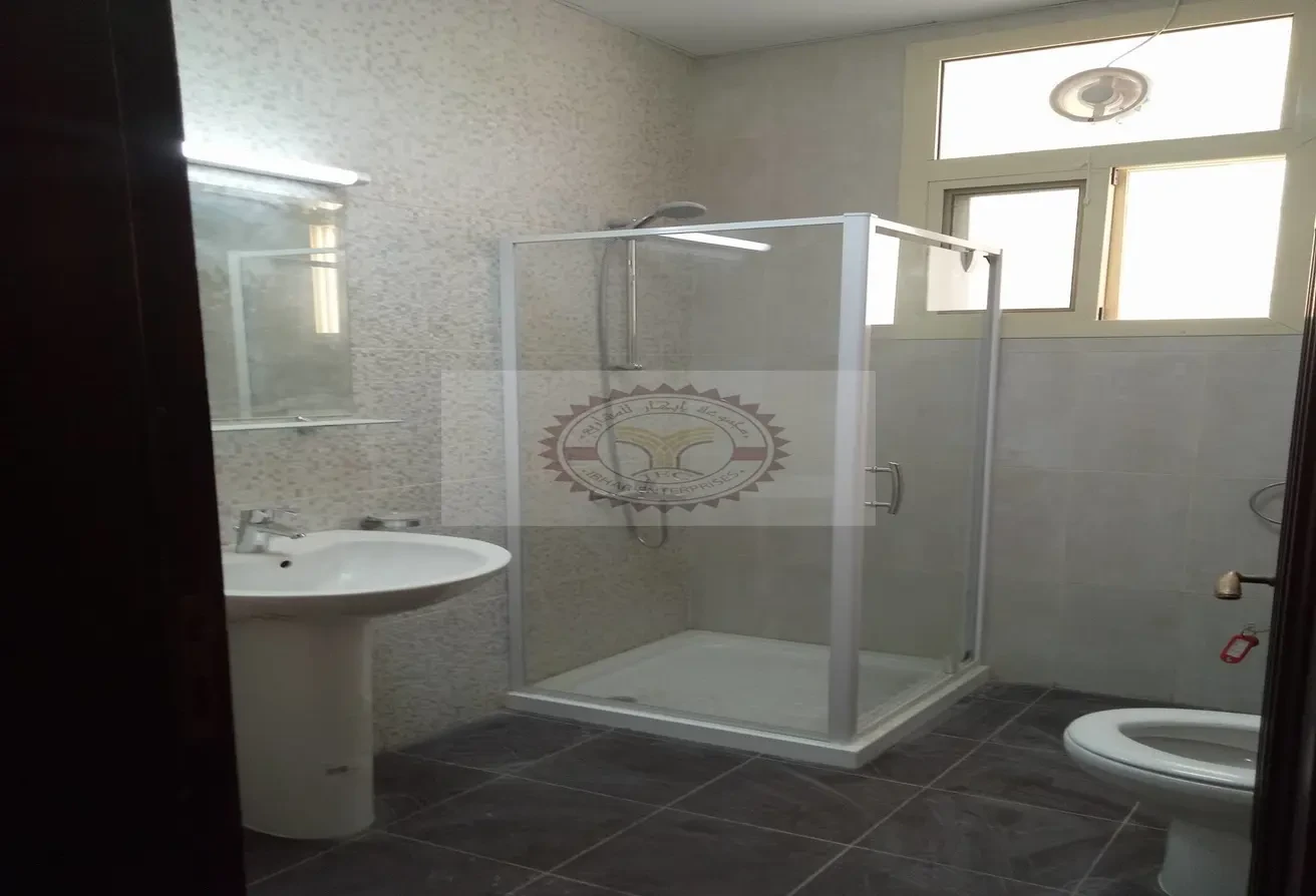 2BHK Unfurnished Apartment for rent in Mansoura - Apartment in Al Mansoura